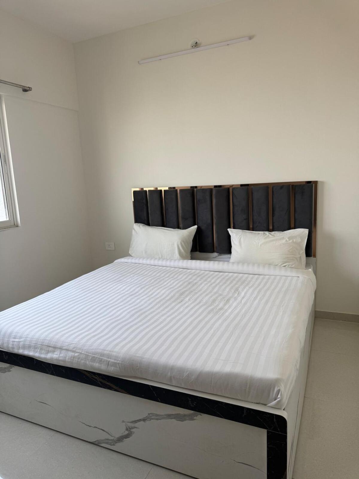 Pixiestays 2bhk Malad West *