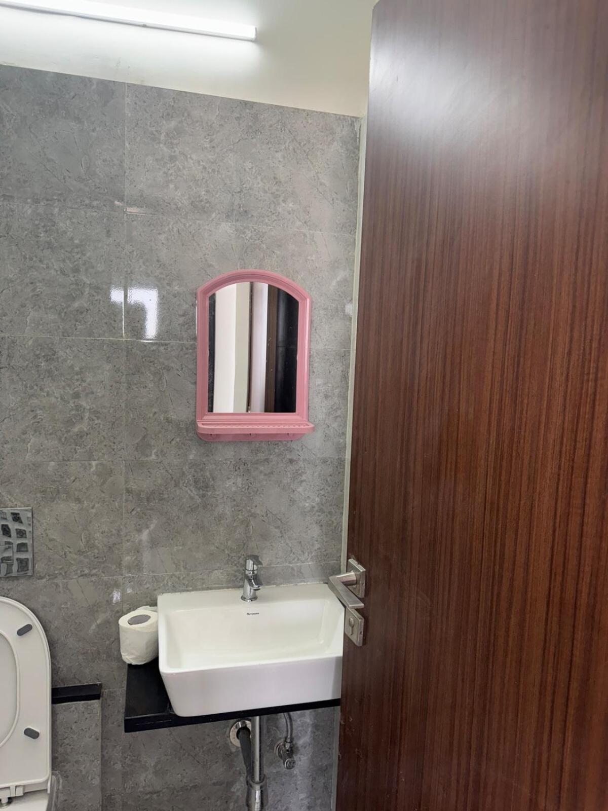 Pixiestays 2bhk Malad West Bombaj