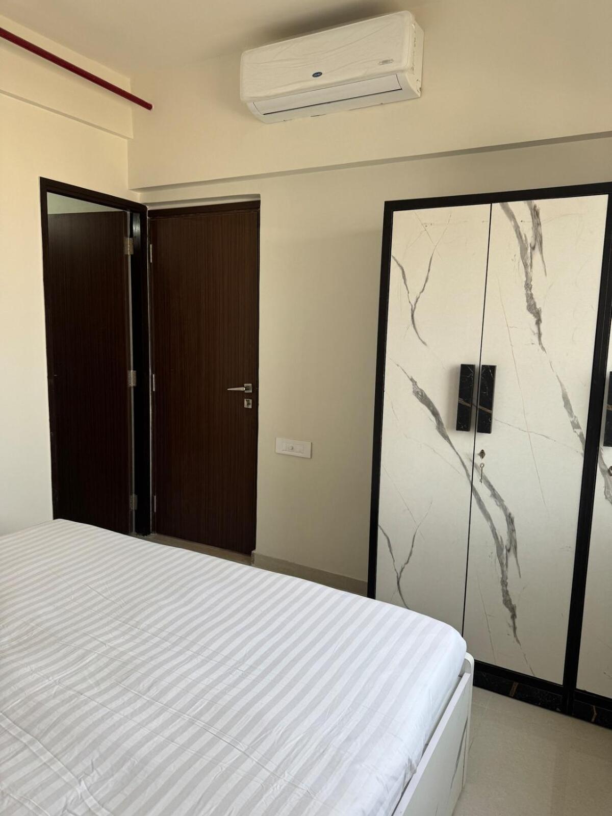 Pixiestays 2bhk Malad West Bombaj